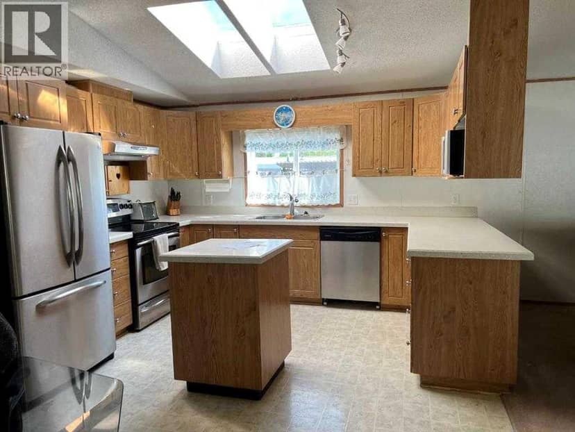 806 5 A Street, Fox Creek, photo 3