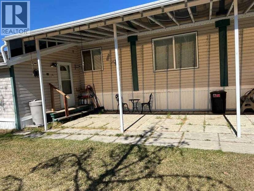 806 5 A Street, Fox Creek, photo 2