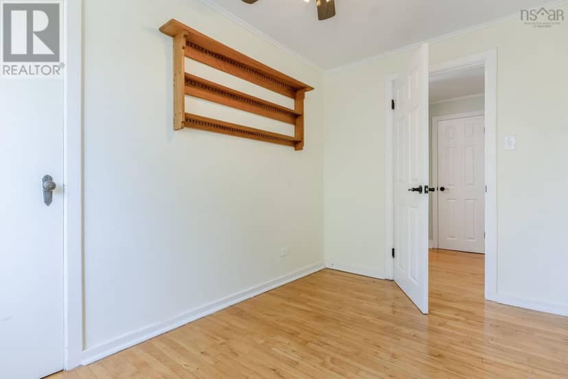 122 Cote Des Neiges Road — photo 16 of 31