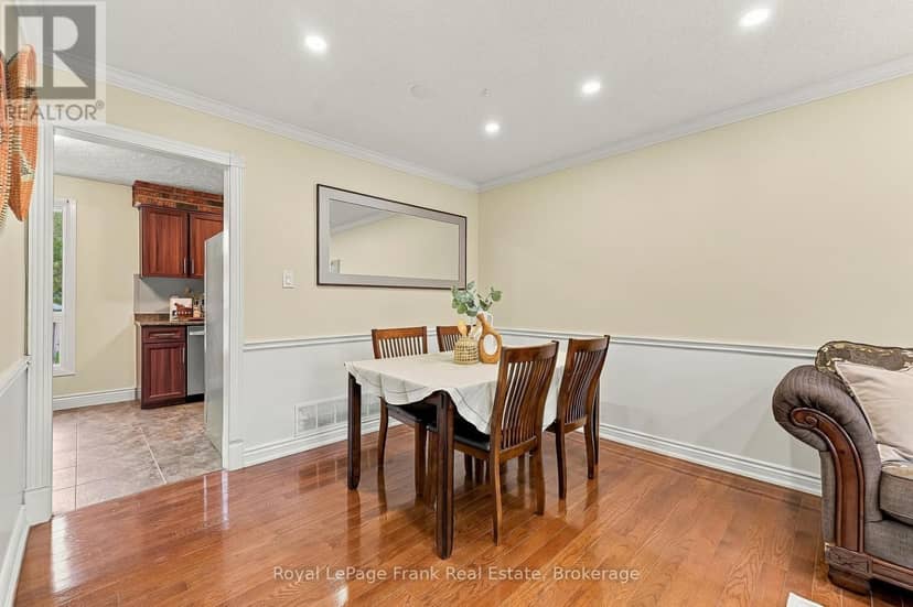 15 Hillier Street — photo 12 of 40