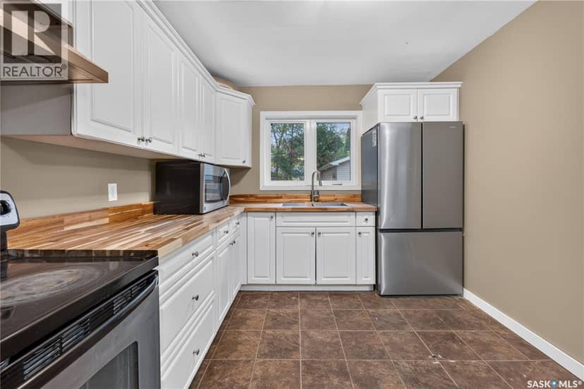 21 Dunning Crescent — photo 10 of 31