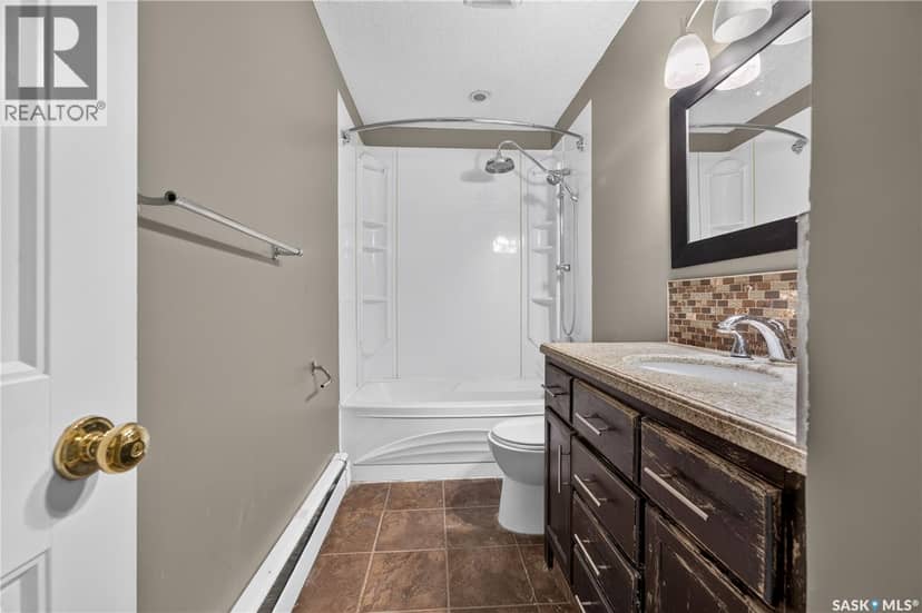 21 Dunning Crescent — photo 14 of 31
