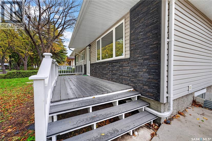 21 Dunning Crescent — photo 3 of 31