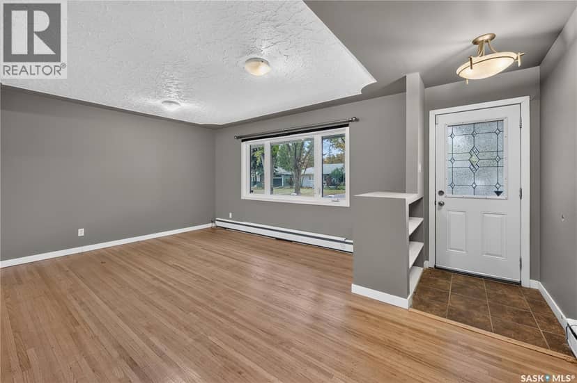 21 Dunning Crescent — photo 4 of 31