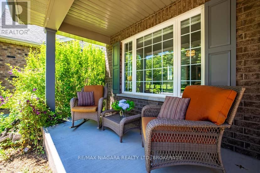 374 Pelham Road — photo 3 of 40