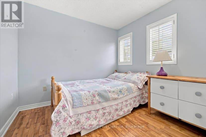 5537 Linwell Place — photo 14 of 28