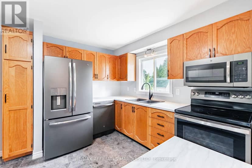 361 Angela Crescent — photo 14 of 40