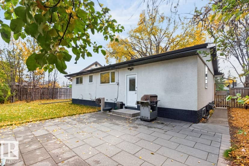 7404 92 AV NW — photo 34 of 40