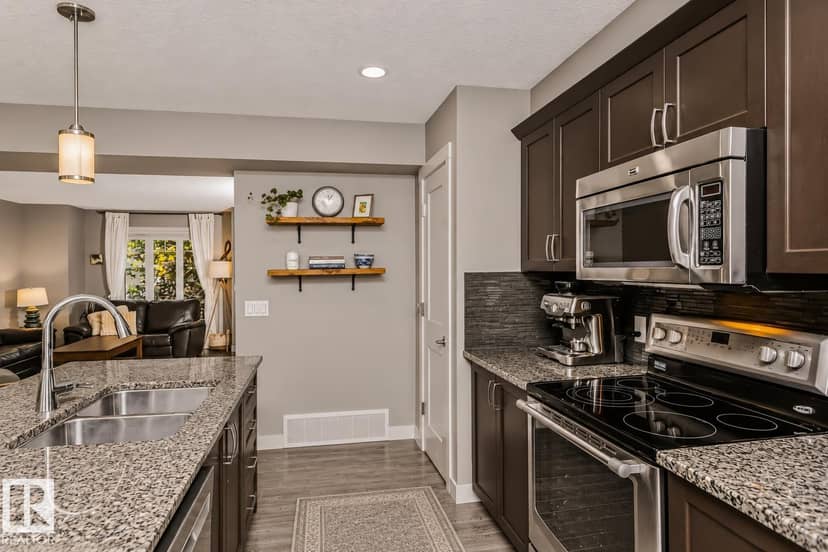 2115 Trumpeter Wy NW, Edmonton, photo 7
