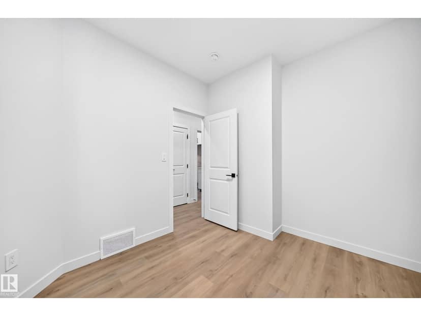 8603 224 ST NW — photo 20 of 40