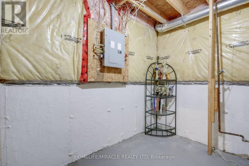 1827 Bloom Crescent — photo 23 of 25
