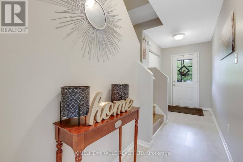 1827 Bloom Crescent, London North, photo 3