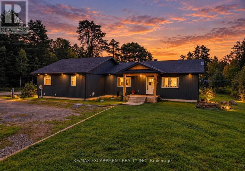 400 Raymond Road, Muskoka Lakes
