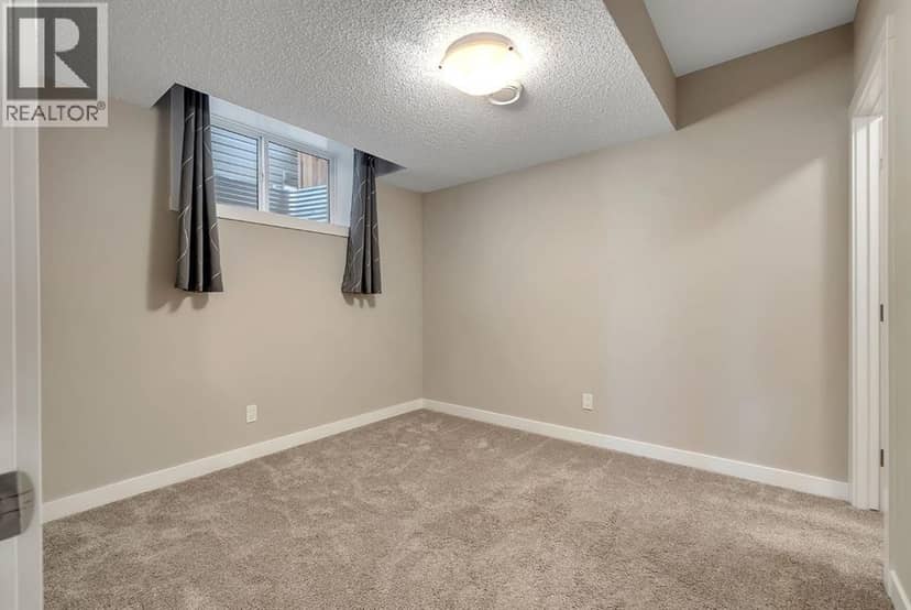 164 Rowmont Boulevard NW — photo 40 of 40