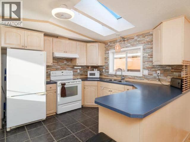 225-989 Range Road, Whitehorse, photo 6