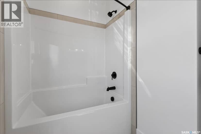 304 Spruce Creek CRESCENT — photo 35 of 40