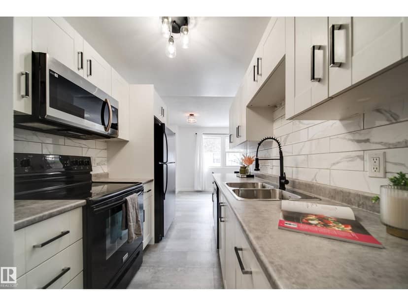 521 Village On The Green Gr NW — photo 13 of 39