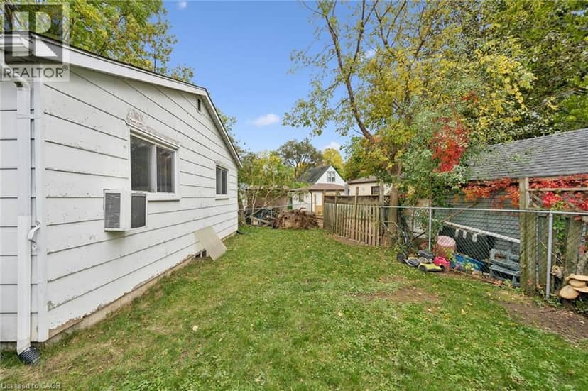 127 SPADINA Road E — photo 20 of 27