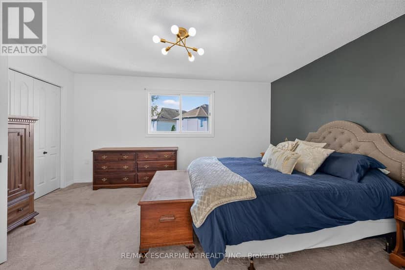 37 Glenhollow Drive — photo 19 of 40