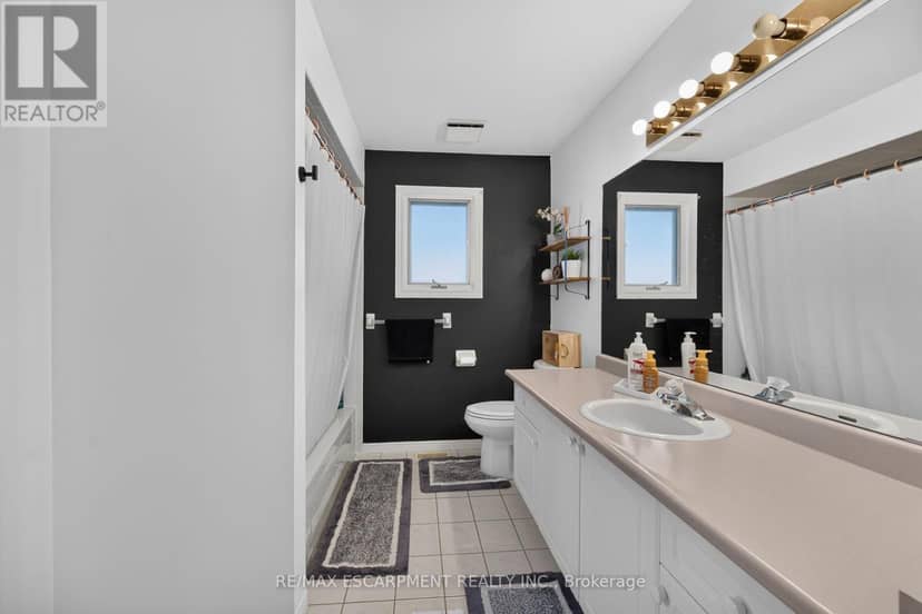 37 Glenhollow Drive — photo 23 of 40
