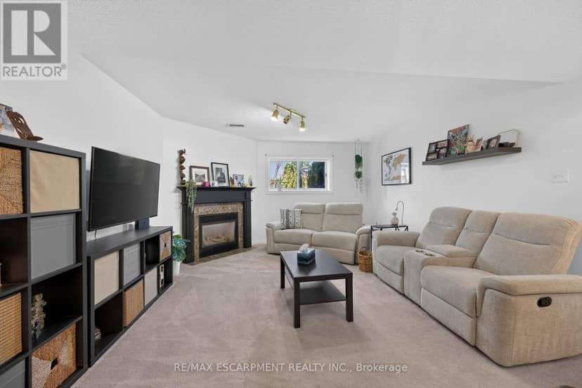 37 Glenhollow Drive — photo 29 of 40
