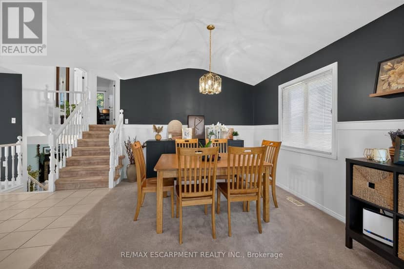 37 Glenhollow Drive — photo 7 of 40