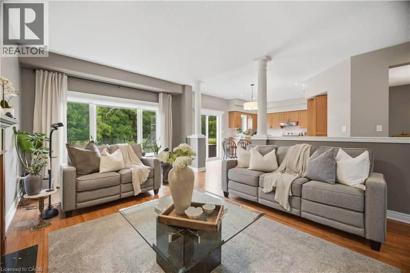 84 MEADOWBANK Drive — photo 13 of 40