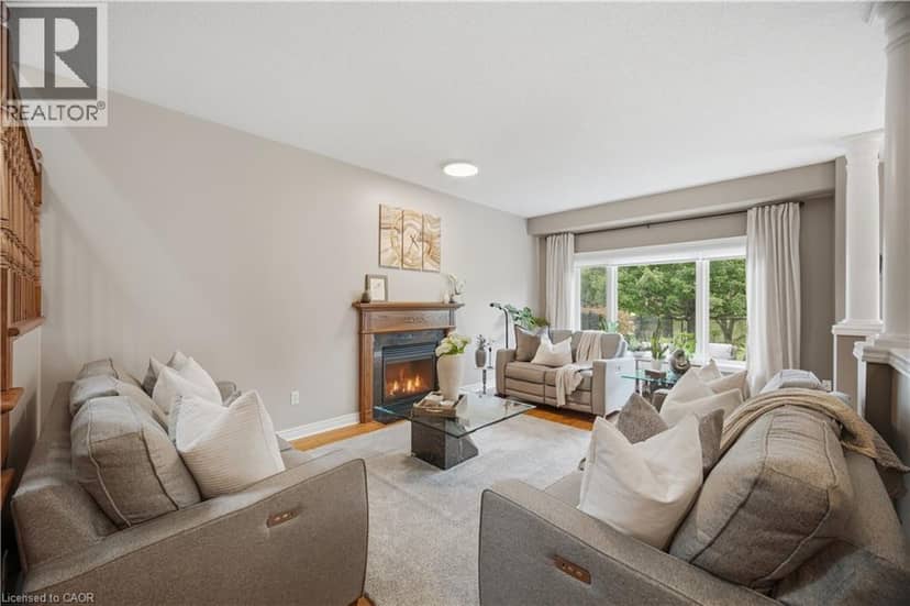 84 MEADOWBANK Drive — photo 11 of 40