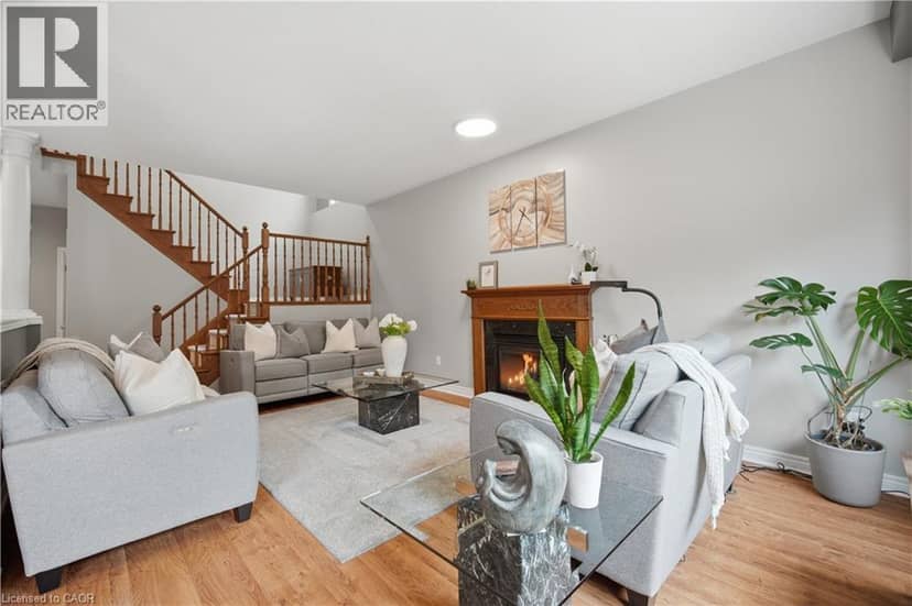 84 MEADOWBANK Drive — photo 12 of 40