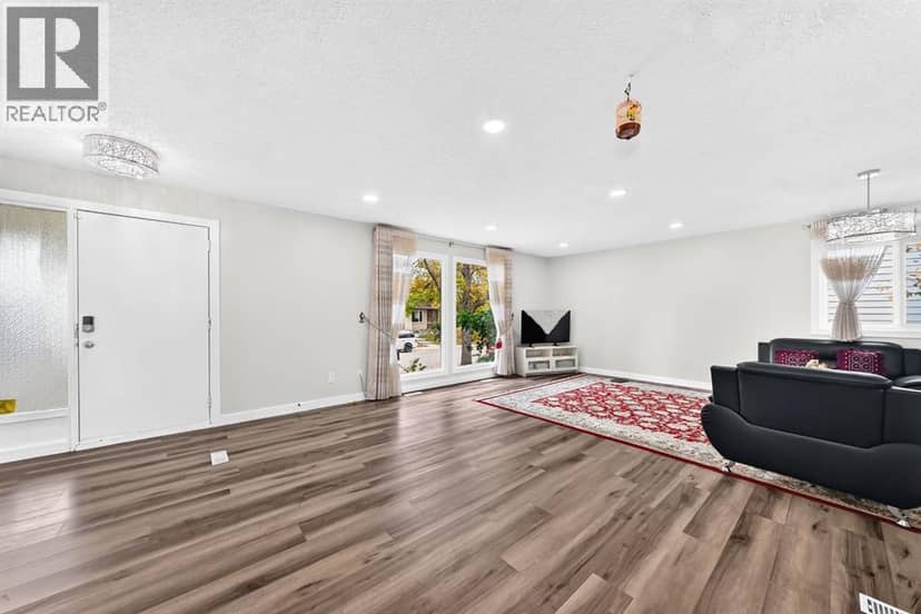 135 Whiteview Close NE — photo 15 of 40