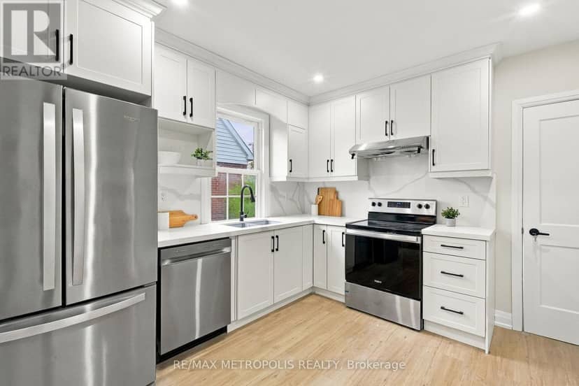 488 McKellar Street — photo 9 of 33
