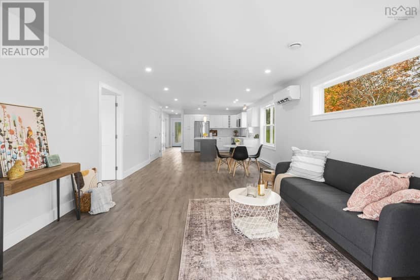 36 Pemberton Avenue — photo 23 of 40