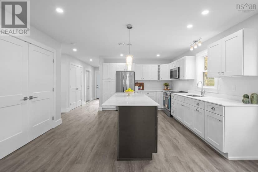 36 Pemberton Avenue — photo 14 of 40