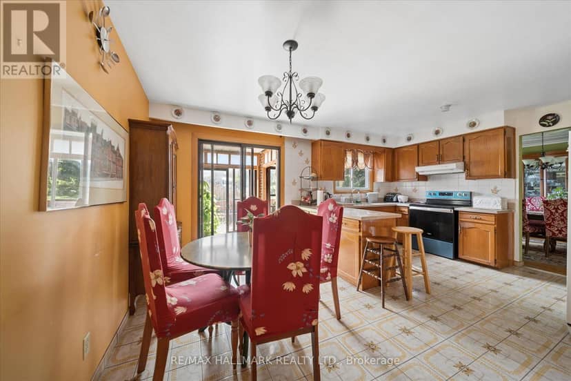 16 Ascolda Boulevard — photo 15 of 40