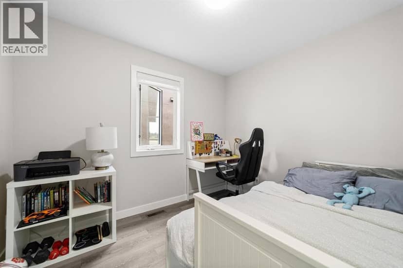 4408B 73 Street — photo 13 of 23