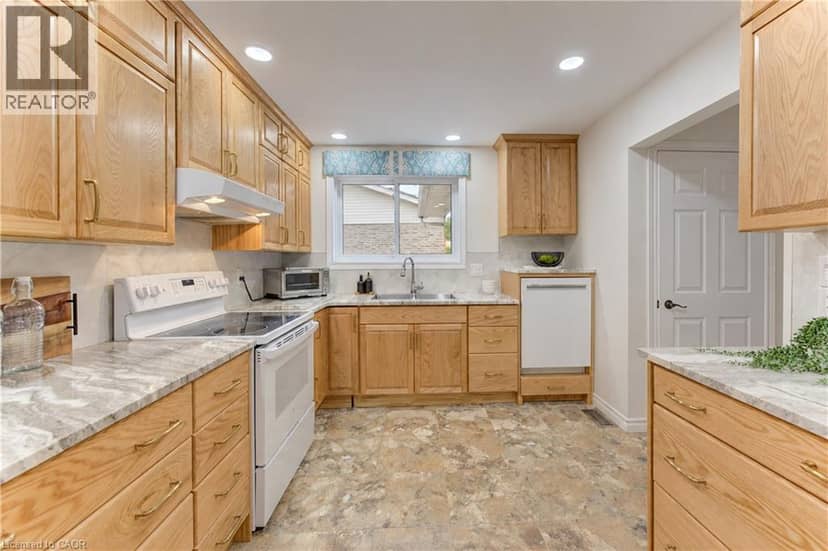 422 GRANGEWOOD Drive — photo 14 of 40
