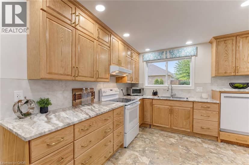 422 GRANGEWOOD Drive — photo 17 of 40