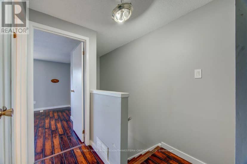 16 - 320 Westminister Avenue — photo 17 of 40