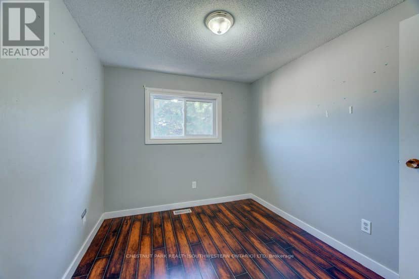 16 - 320 Westminister Avenue — photo 19 of 40
