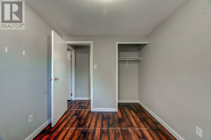 16 - 320 Westminister Avenue — photo 20 of 40