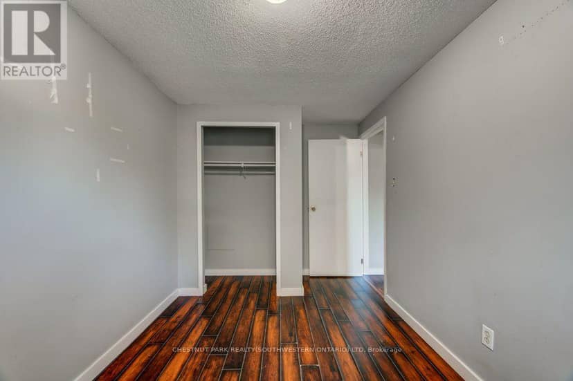 16 - 320 Westminister Avenue — photo 22 of 40