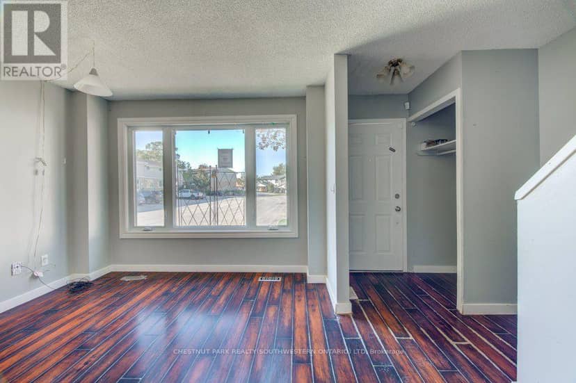 16 - 320 Westminister Avenue, London South, photo 5