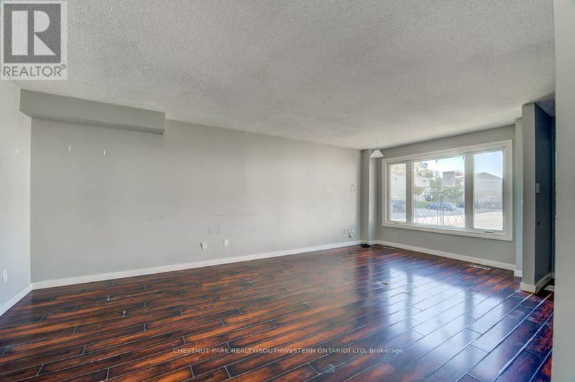 16 - 320 Westminister Avenue — photo 9 of 40