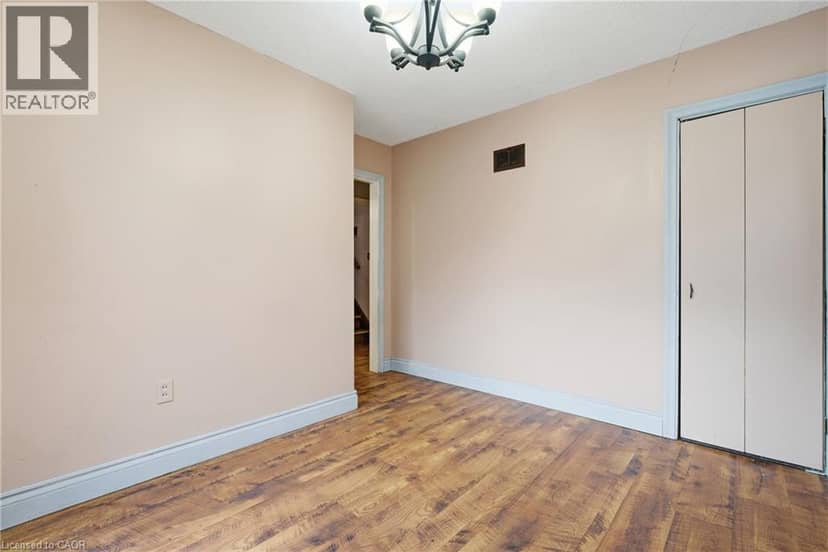 549 WEBER Street E — photo 6 of 33