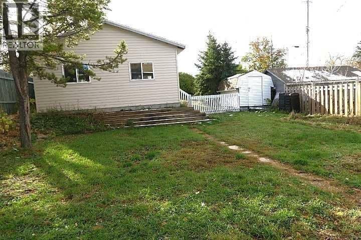 2015 19 Avenue — photo 22 of 23