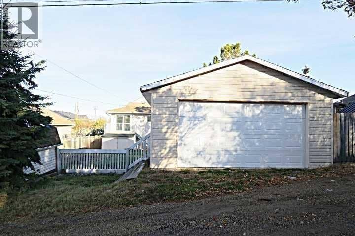 2015 19 Avenue — photo 23 of 23