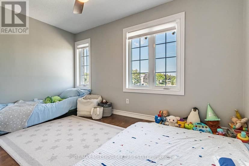 4 - 3480 Upper Middle Road — photo 34 of 40