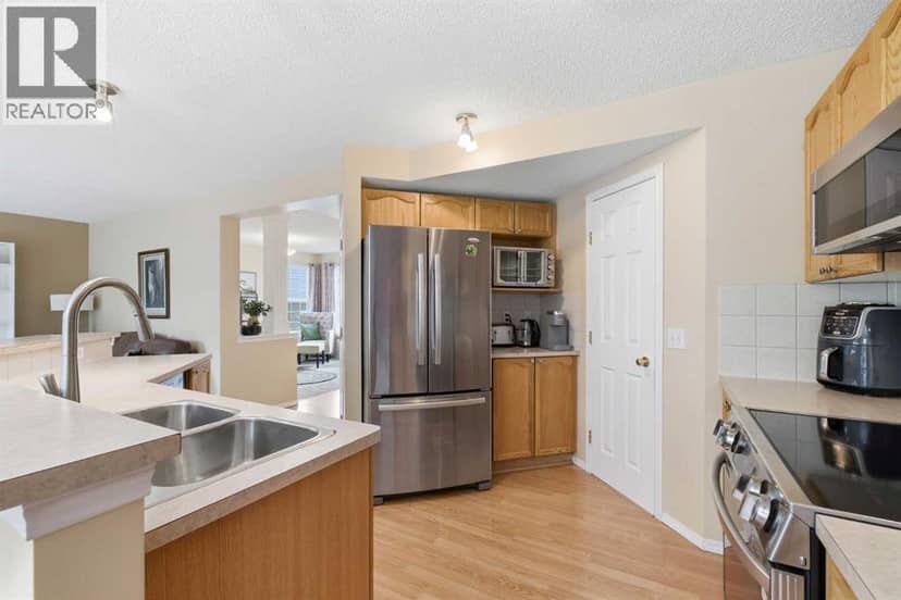 49 Bridleridge Road SW — photo 9 of 33