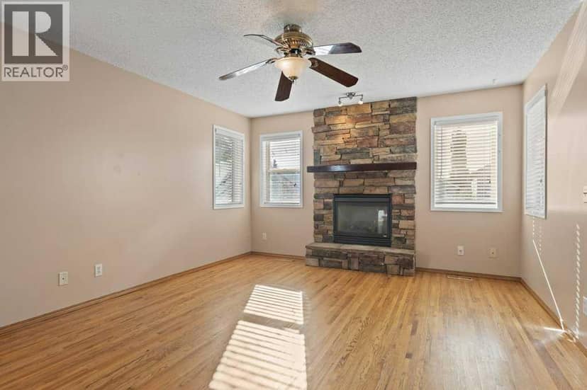 127 Erin Meadow Crescent SE — photo 15 of 38