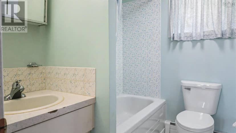 135 Kennedy Avenue — photo 18 of 25